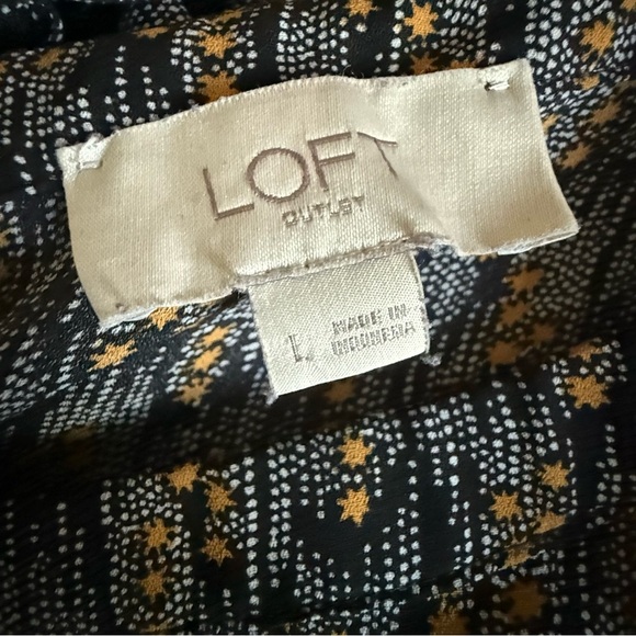 LOFT | Black, Gold & White Patterned Long Sleeve Blouse with Back Tie | Sz L - Picture 4 of 5